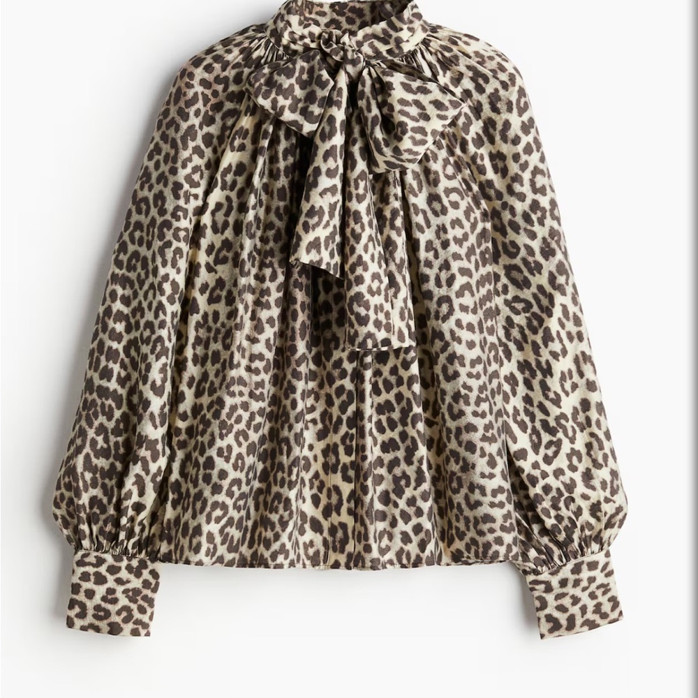 H&M Cream and Black Blouse with Puff Sleeves and Peter Pan Collar